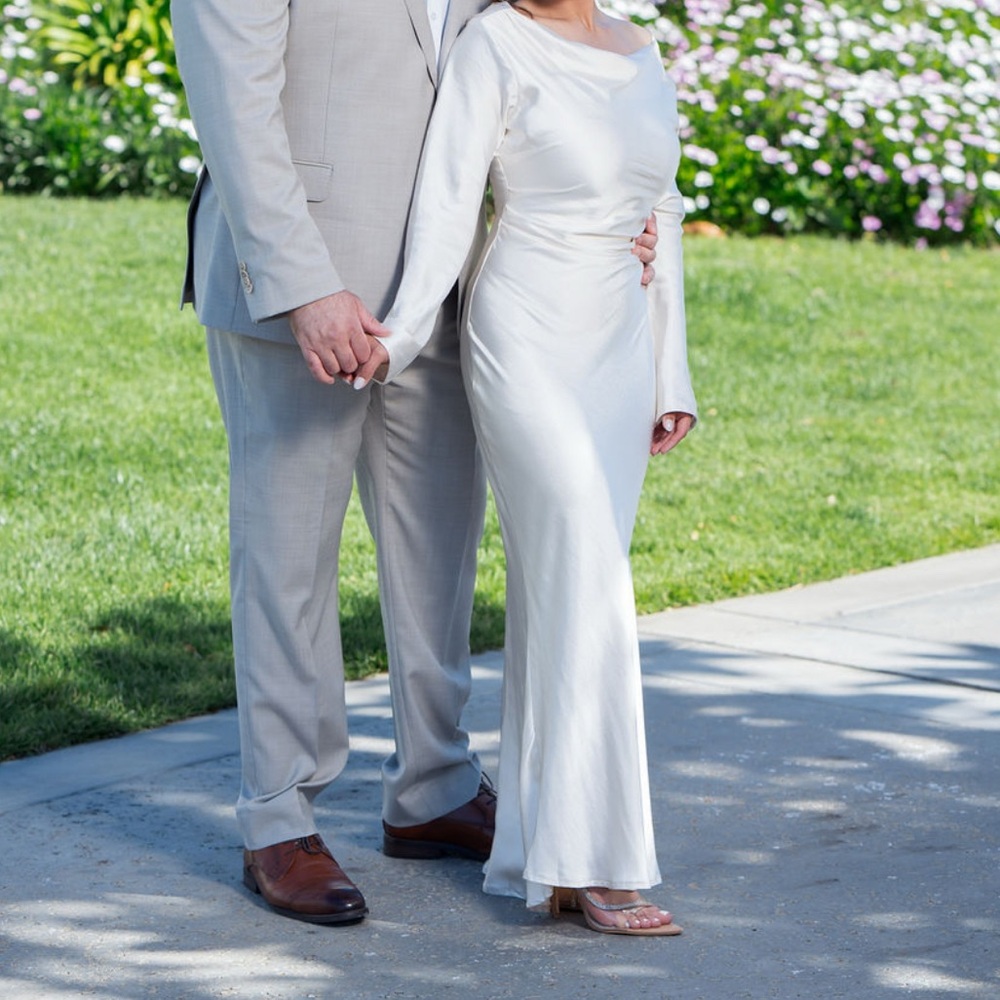 Elegant White Long Sleeve Dress
